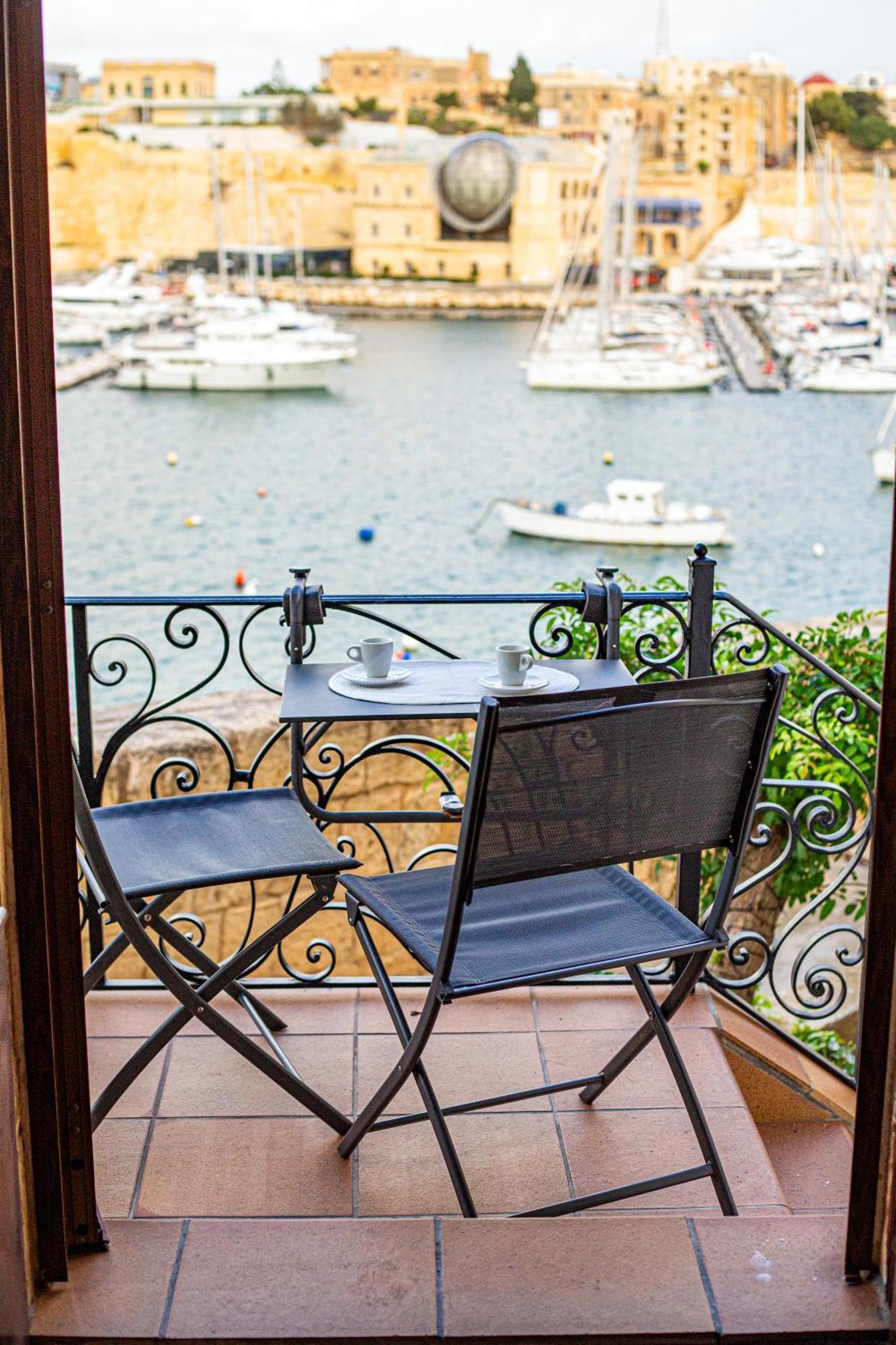 Seagull Birgu - Waterfront Home Екстер'єр фото