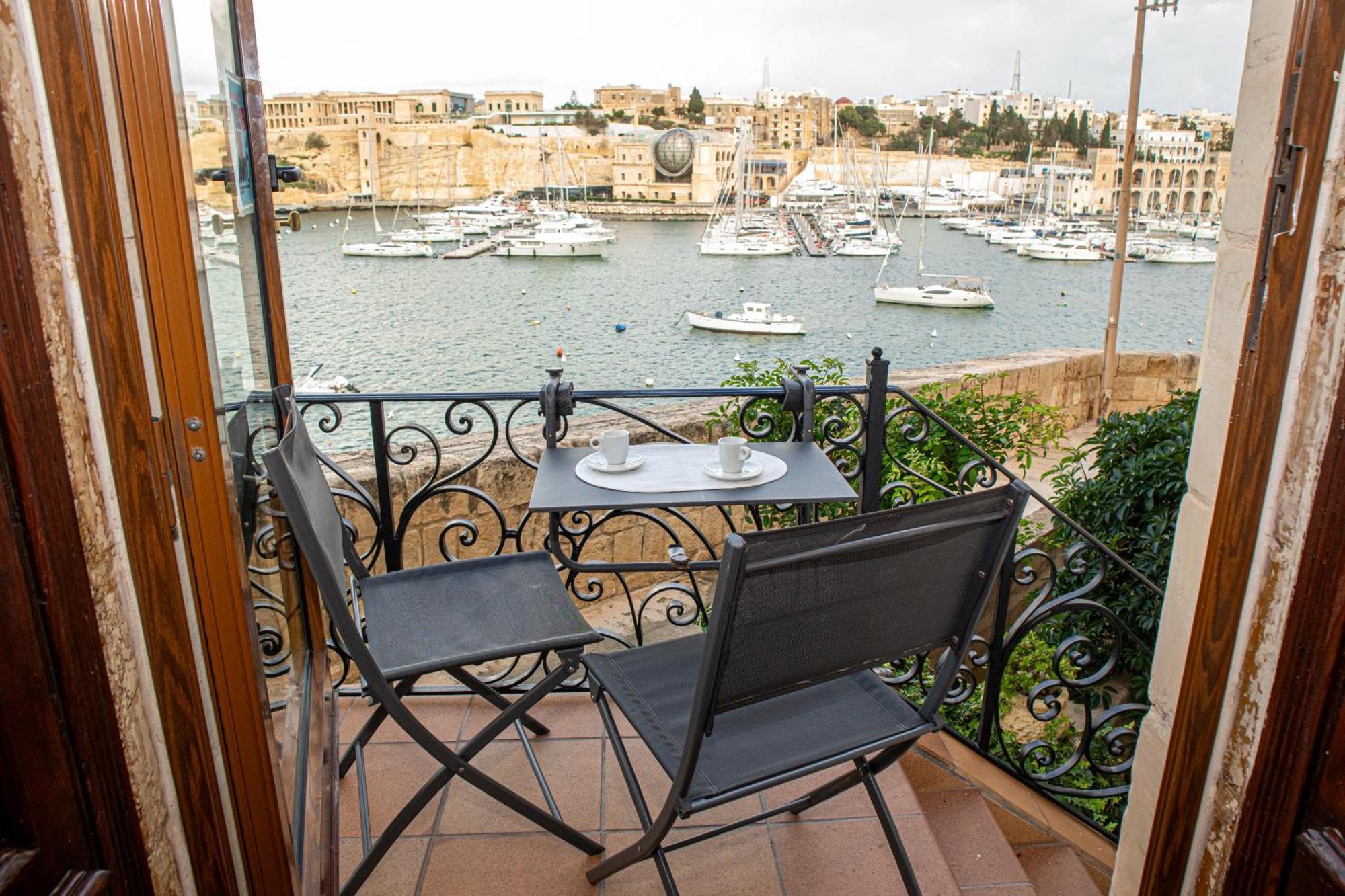 Seagull Birgu - Waterfront Home Екстер'єр фото